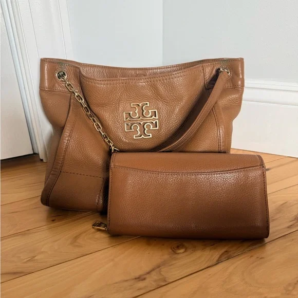 Tory Burch Tan Leather Shoulder Bag Set - Picture 11 of 11